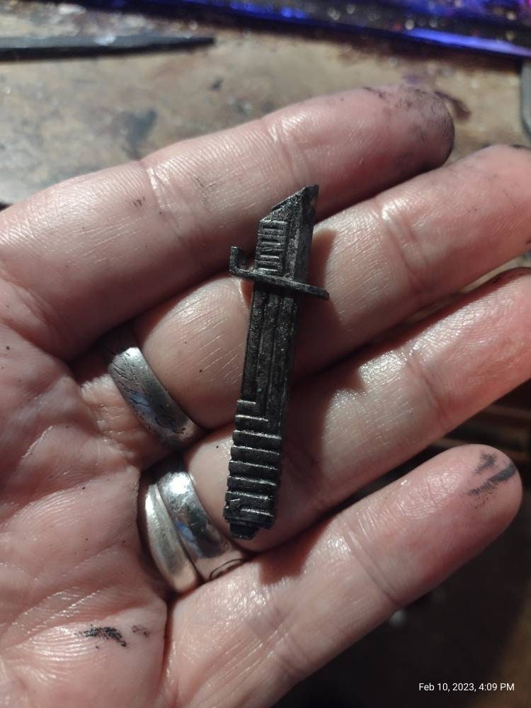 1/6 Dark Saber (with blade) - Custom Action Figure Accessory - Resin 3D Printed