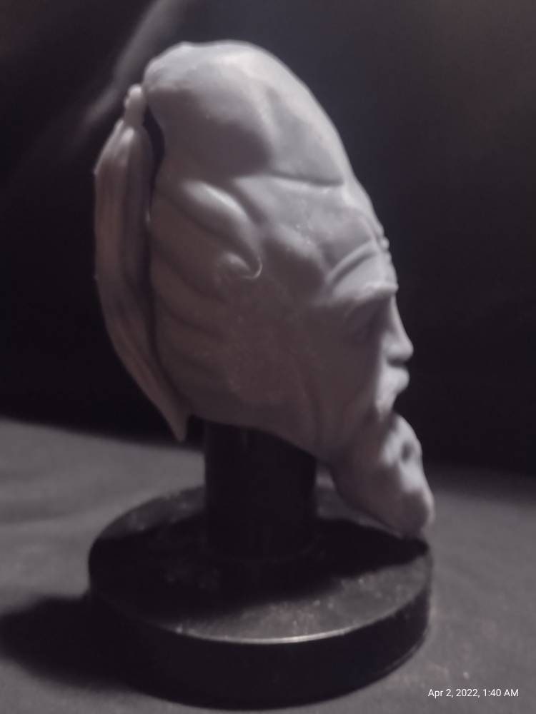 1/6 Ki Adi Mundi Head Sculpt (with saber) v1 - Custom Action Figure Accessory - Resin 3D Printed